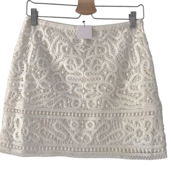 Club Monaco NEW Club Monaco White Lace Mini Skirt - Picture 2 of 7